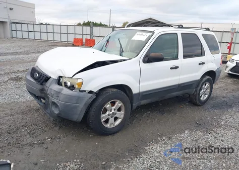 2005 Ford Escape Xlt from USA, damaged, VIN 1FMYU03195KA48373